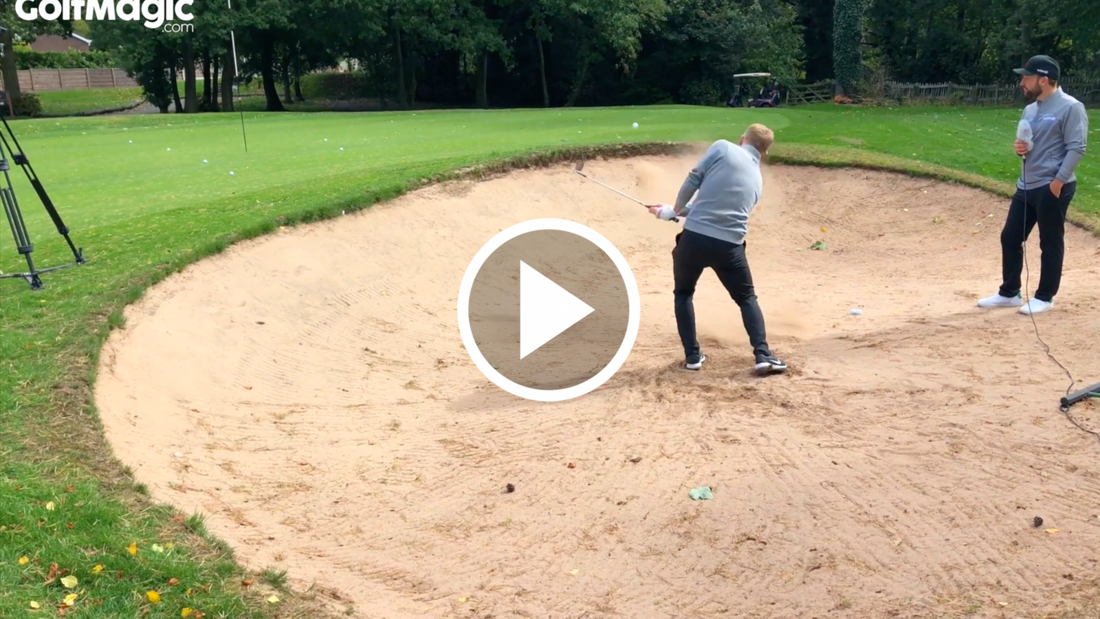 WATCH: Can United legend Scholes hole yet ANOTHER bunker shot? OMG...